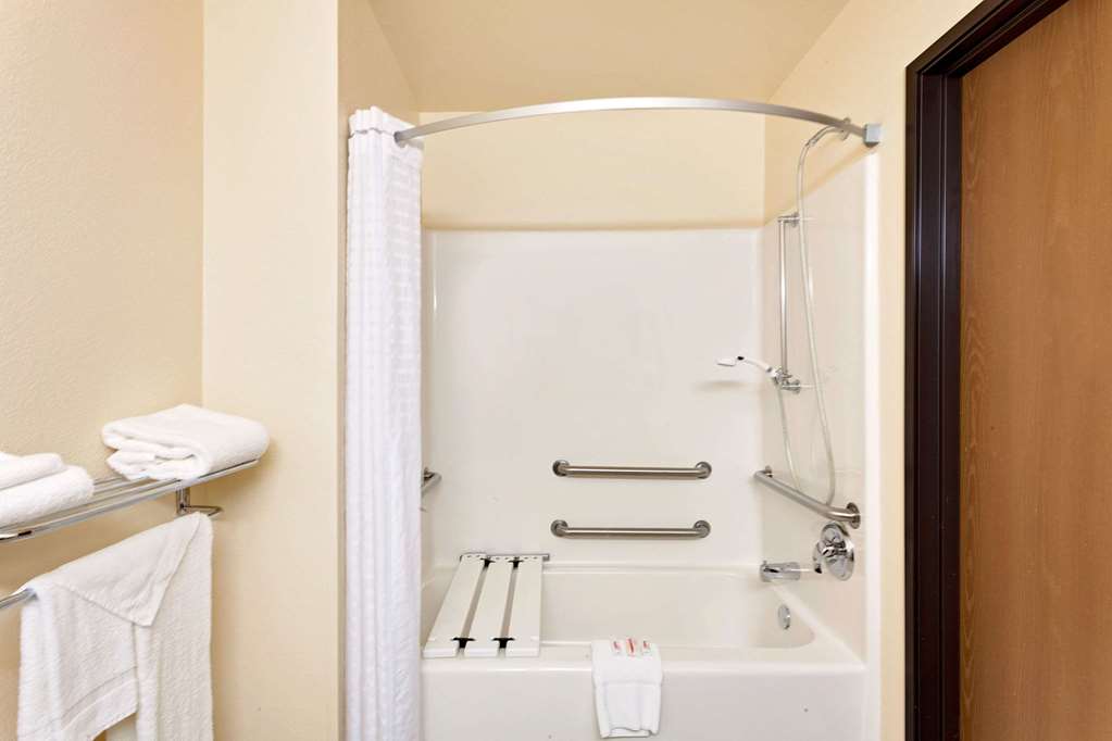 Super 8 by Wyndham Lebanon - photo 9