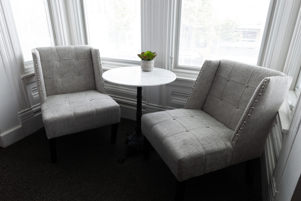 The Metro Hotel - photo 32