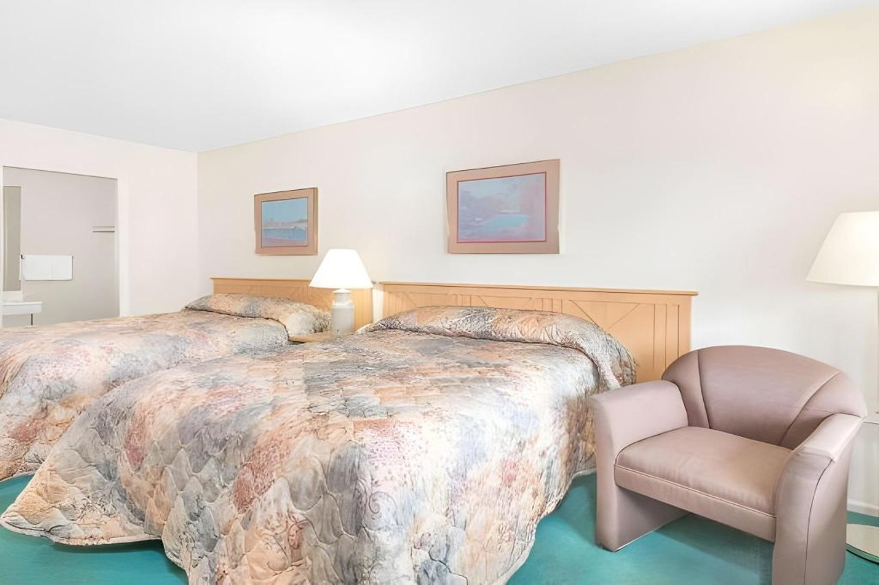 Travelodge by Wyndham New Philadelphia - photo 10