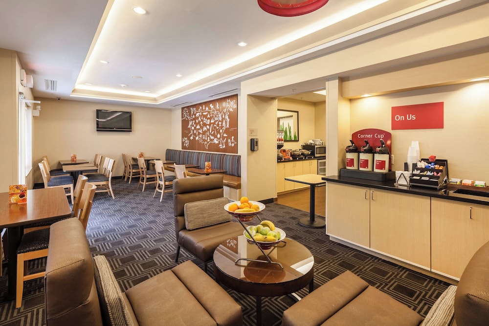 Towneplace Suites Marriott Jacksonville Butler Boulevard - photo 24