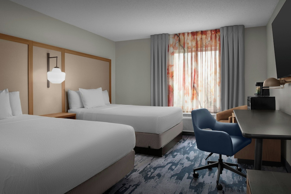 Fairfield Inn & Suites by Marriott Rogers - photo 15