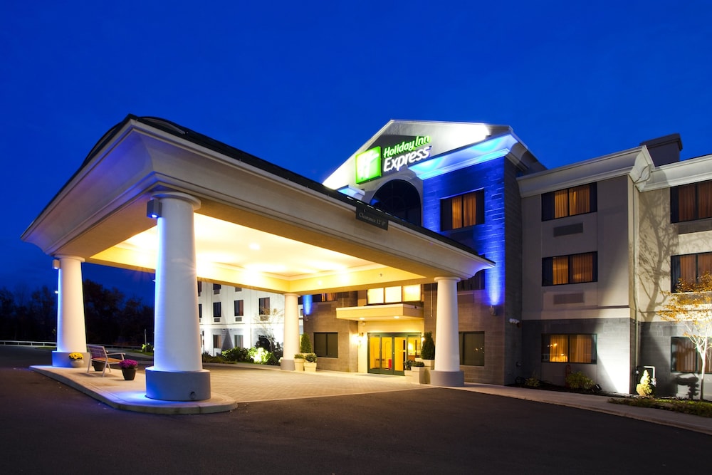 Holiday Inn Express Syracuse Airport by IHG in North Syracuse, United States