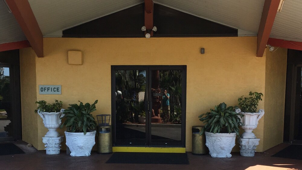Rodeway Inn Holiday FL - photo 33