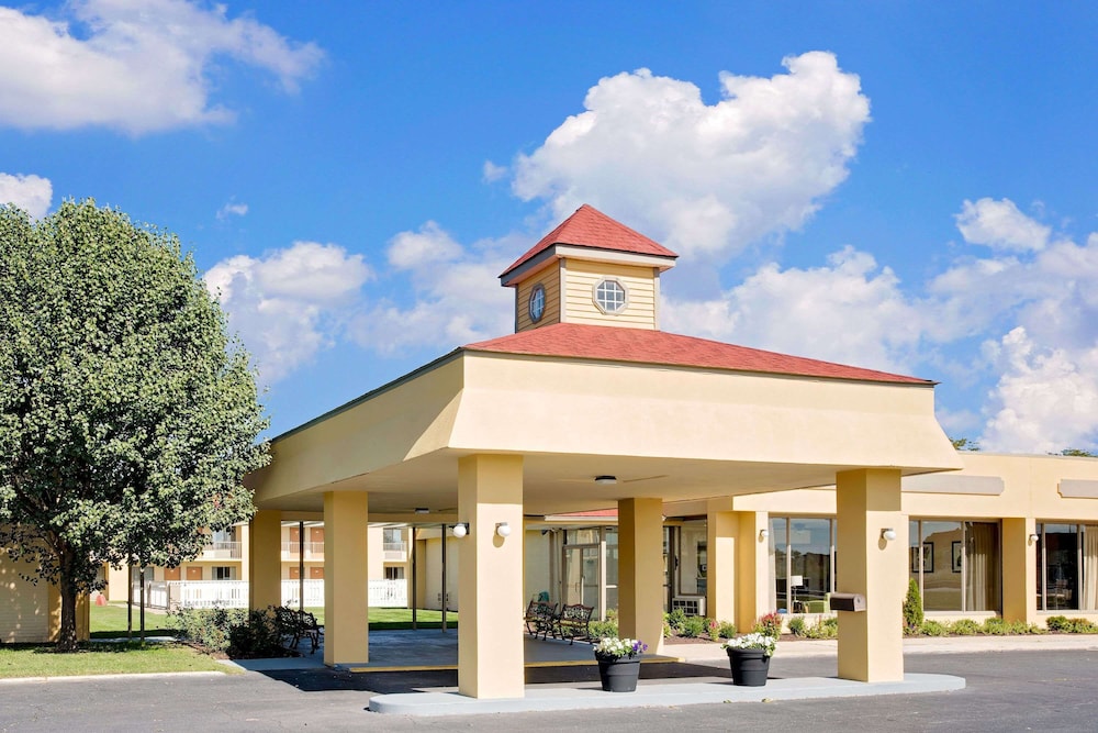 Days Inn by Wyndham Easton - featured photo