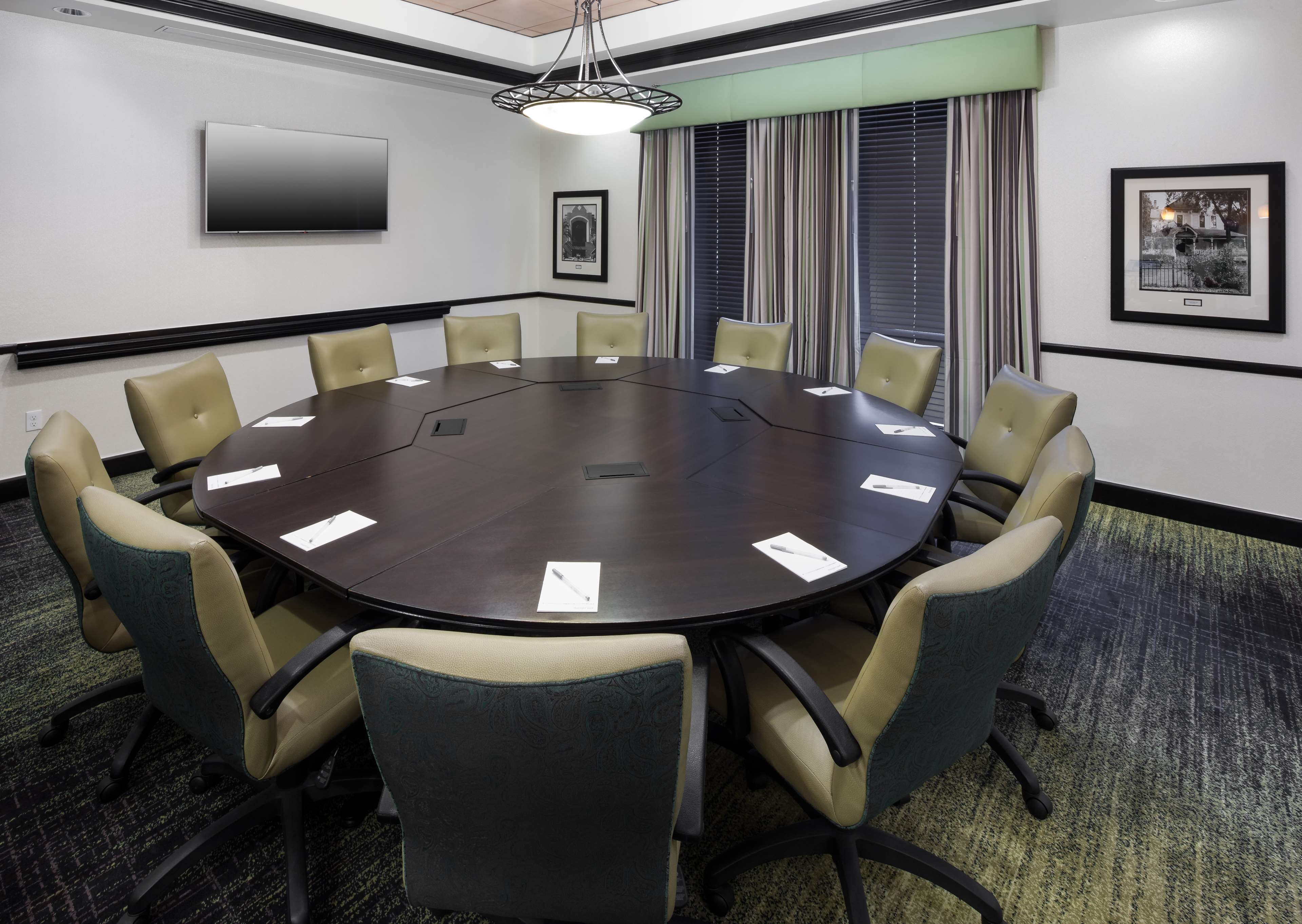 Hampton Inn & Suites Gainesville Downtown - photo 19