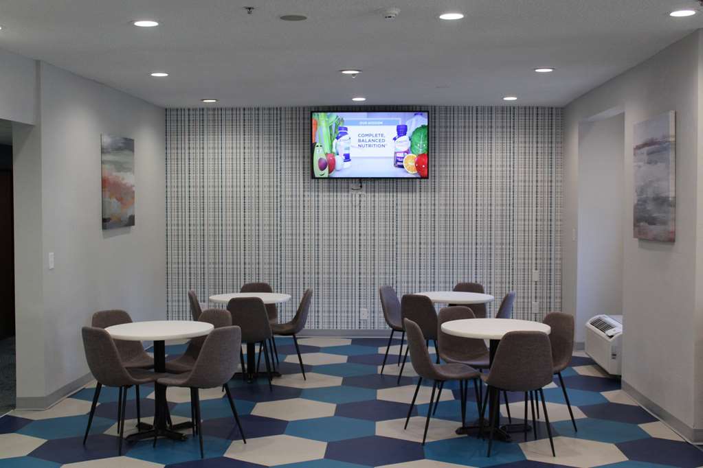 Microtel Inn & Suites by Wyndham Stockbridge Atlanta I 75 - photo 14