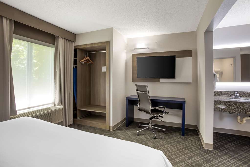 Comfort Suites Nashville Airport BNA - photo 28