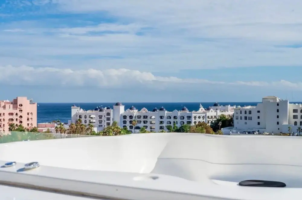 Cabo San Lucas Hostel — 4-Star Luxury Hotel in Cabo San Lucas, Mexico