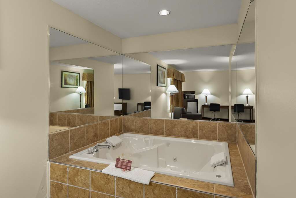 Best Western Lakewood Inn - photo 28