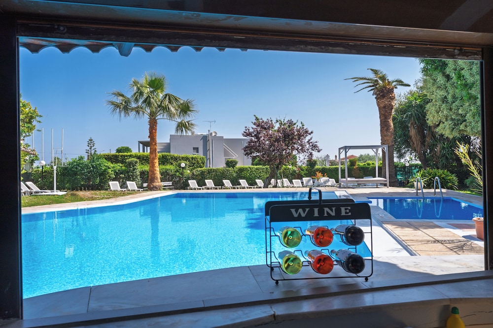 Pantheon Hotel - carbon neutral hotel in Rethymno