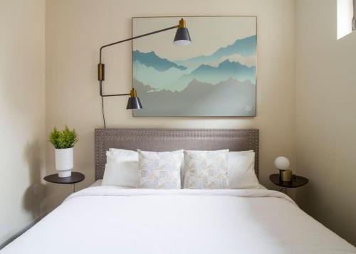 Bright and Bold Loft Fast Wifi Downtown Boston — 4-Star Luxury Hotel in Boston, United States