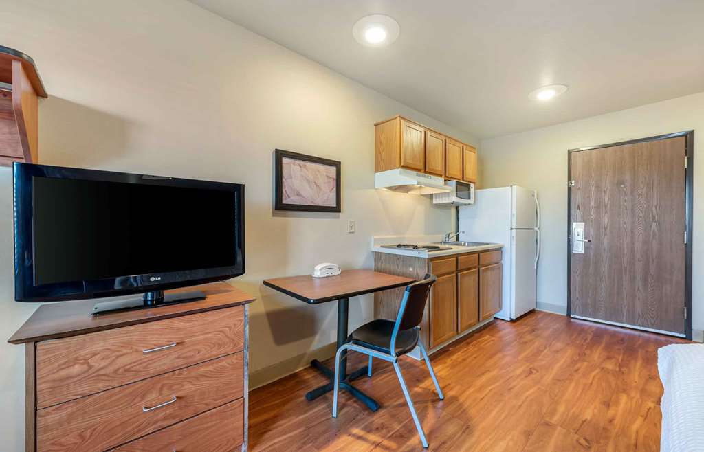 Extended Stay America Select Suites Colorado Springs Airport - photo 15