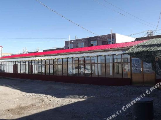 Qinghai Lake Traveler station in Gonghe, People's Republic of China