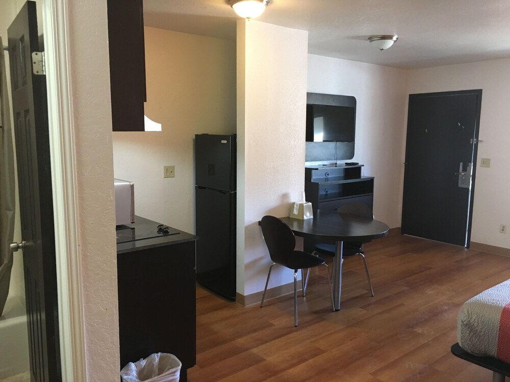 Days Inn By Wyndham Oklahoma City Nw Expressway - photo 6