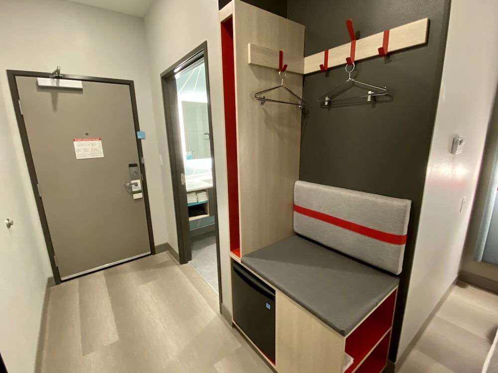 avid hotels Beaumont by IHG - photo 13
