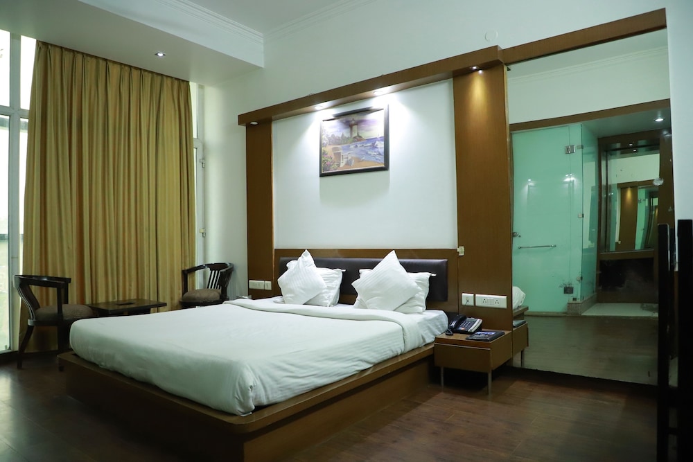 Hotel Parth Inn — hotel in Ghaziabad