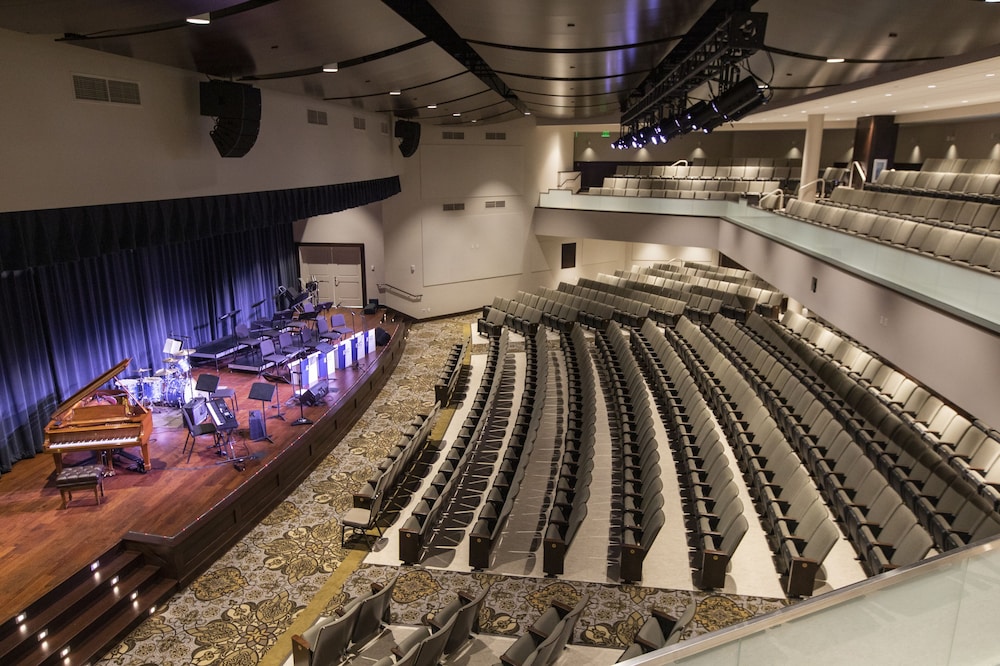Hillsdale College Dow Hotel and Conference Center - photo 37