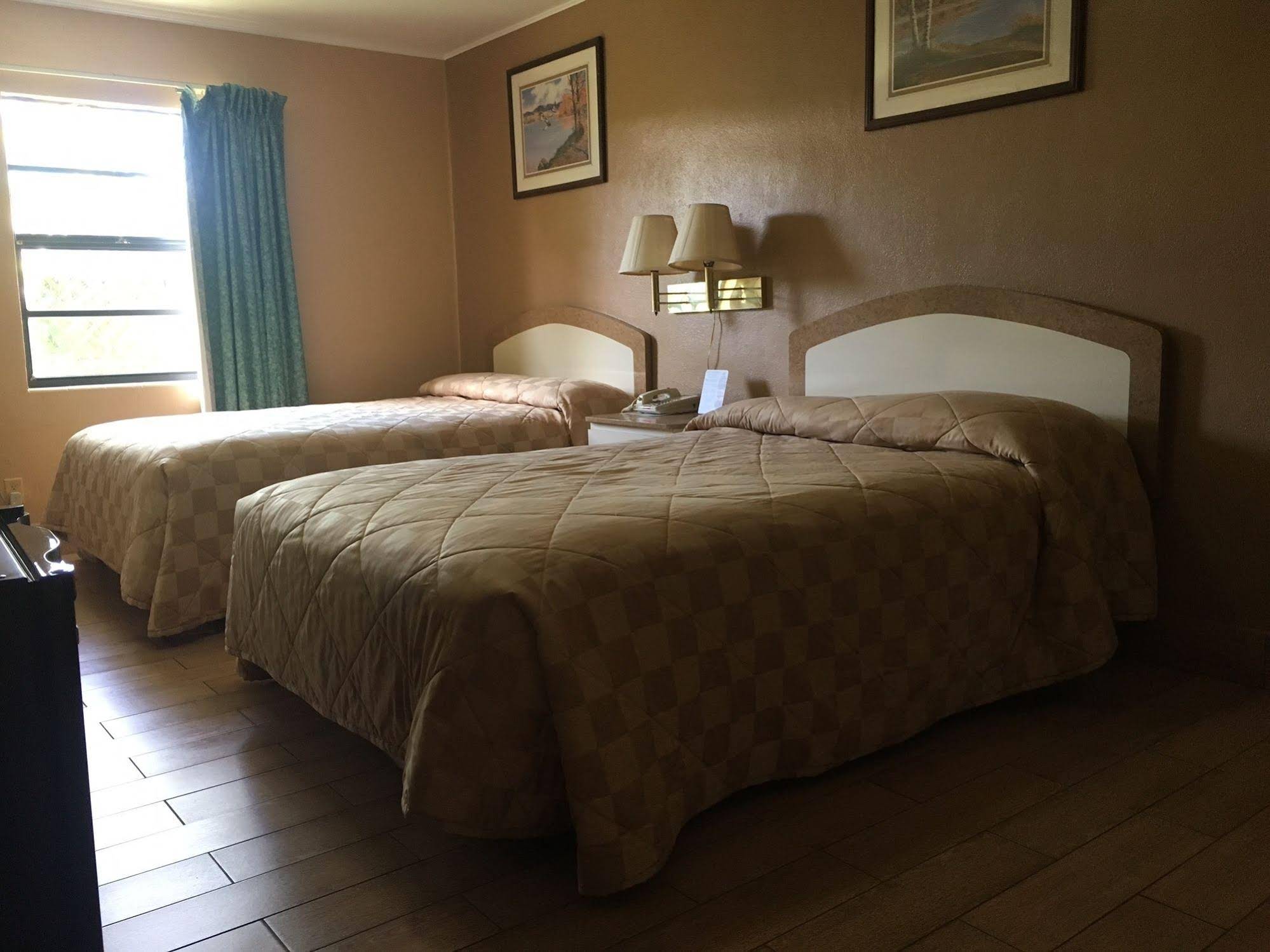 Golf View Motel - photo 11