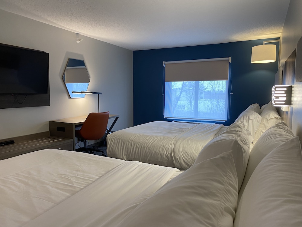 Holiday Inn Express Hotel & Suites Plymouth by IHG - photo 17