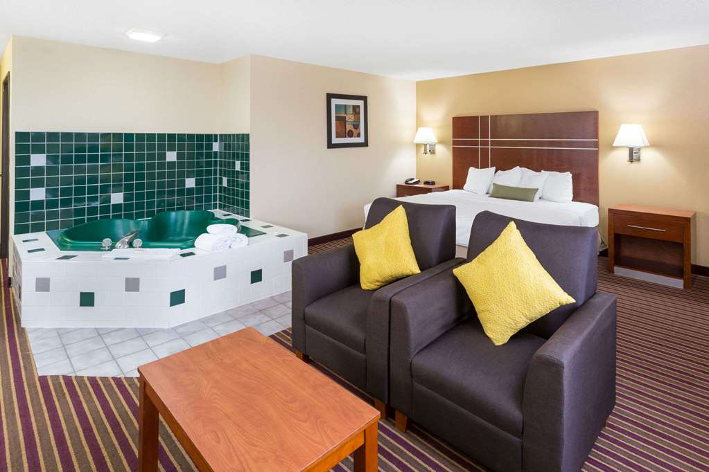 Baymont by Wyndham Bowling Green - photo 10
