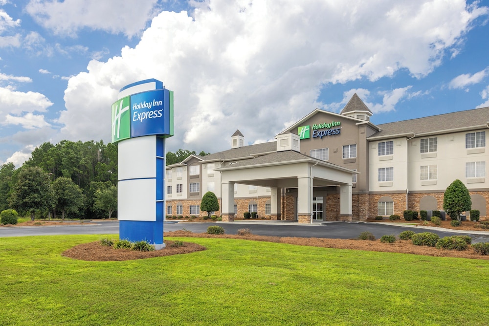 Holiday Inn Express Savannah Airport - photo 46