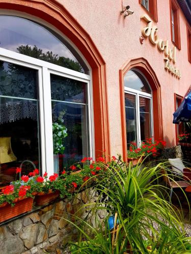 HOTEL ZAUŁEK Spółka Cywilna Zbigniew Świderski Elżbieta Świderska — hotel in Luban