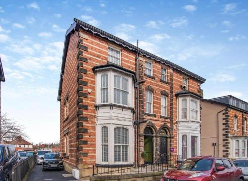 Betty's Townhouse Luxury 2 bed appt with parking