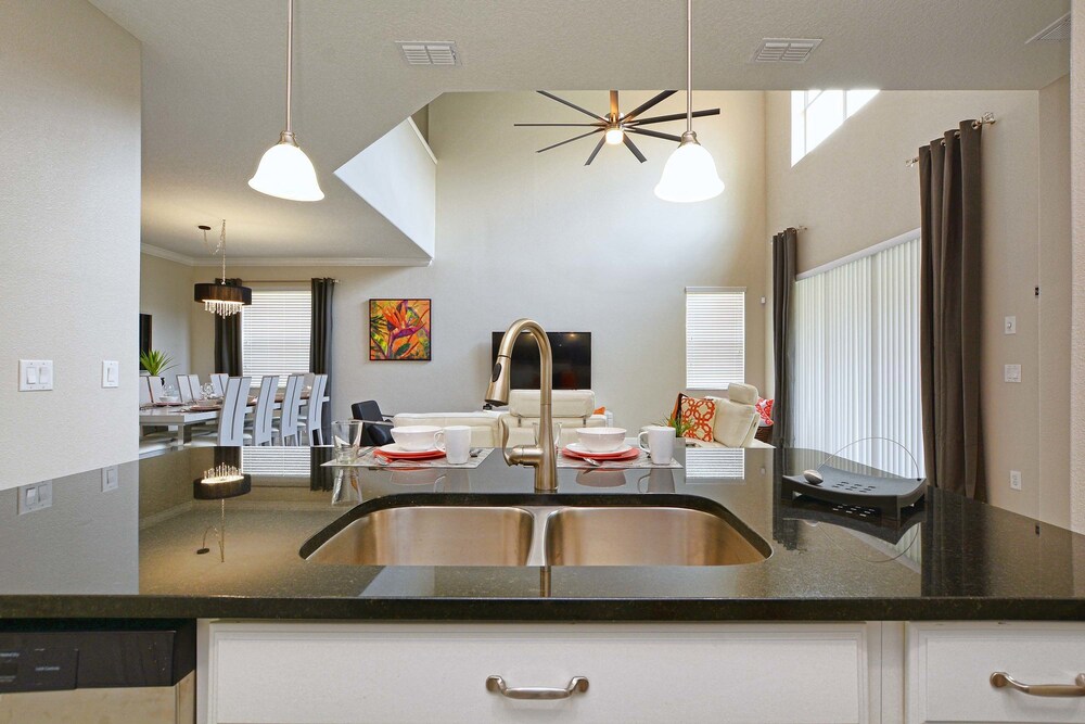 Ohana at Paradise Palms: Resort Townhome W Pool 5 Bedroom Townhouse - photo 20