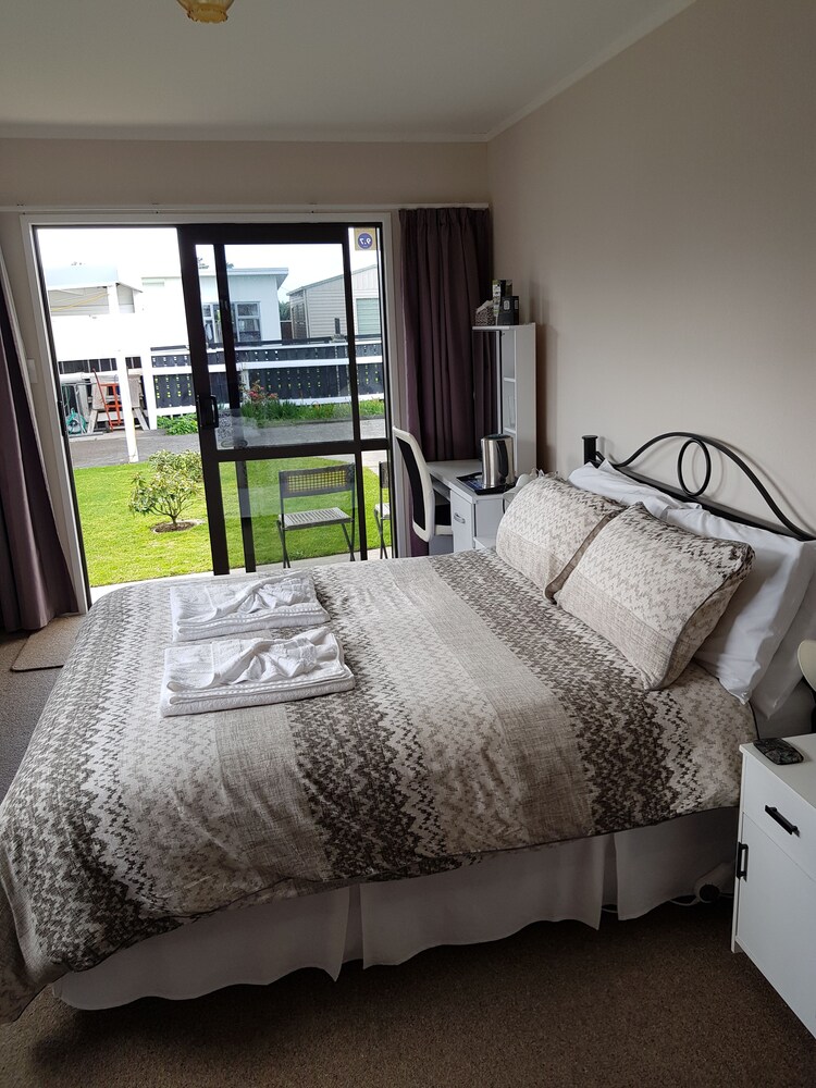 The Garage in Waitara, New Zealand