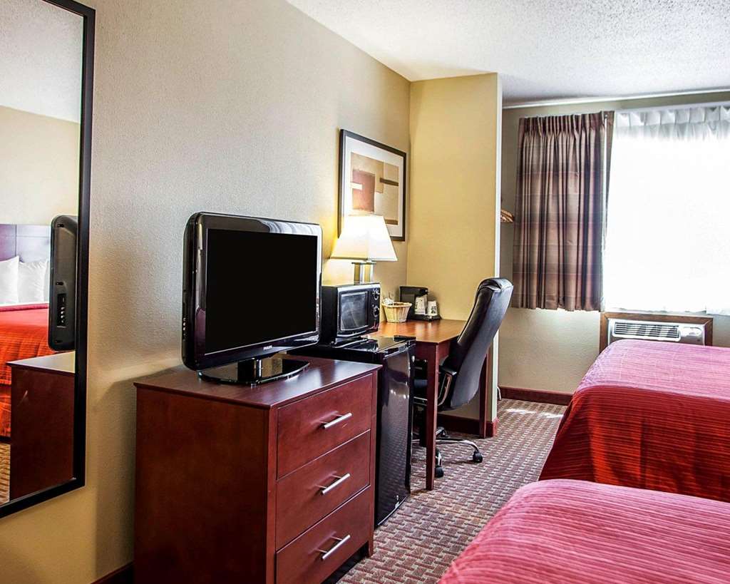 Quality Inn & Suites Davenport near I 80 - photo 14