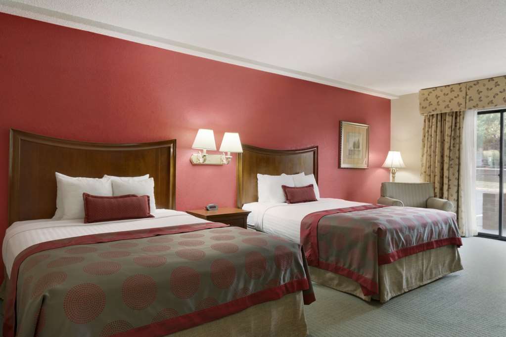 Ramada by Wyndham Raleigh - photo 6