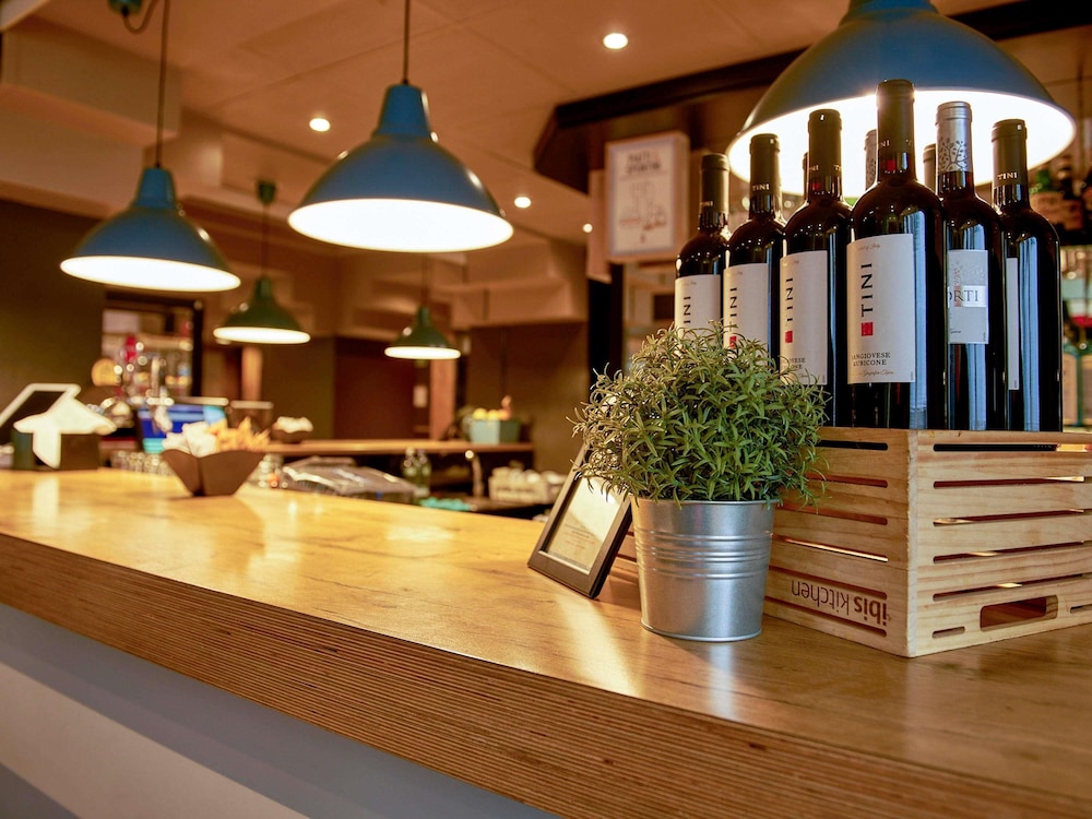 מזון ומשקאות