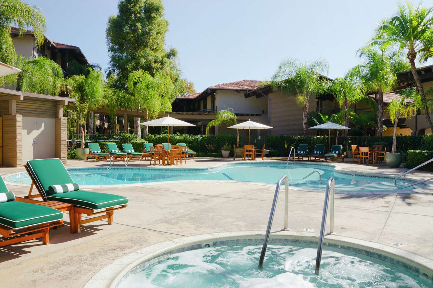 DoubleTree by Hilton Claremont - photo 28