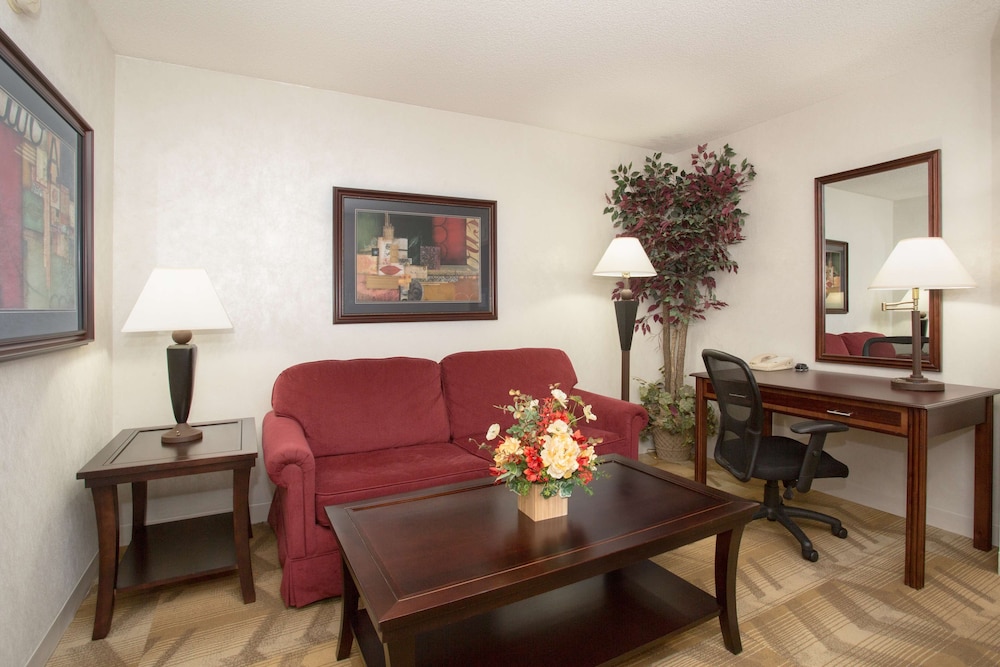 Hampton Inn Siloam Springs - photo 6