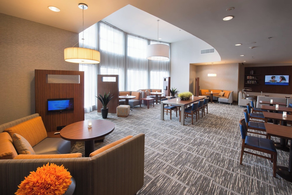 Courtyard by Marriott Canton - photo 4