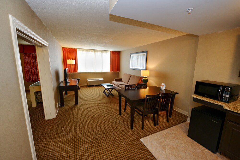 Holiday Inn Hotel & Suites Boston Peabody by IHG - photo 9