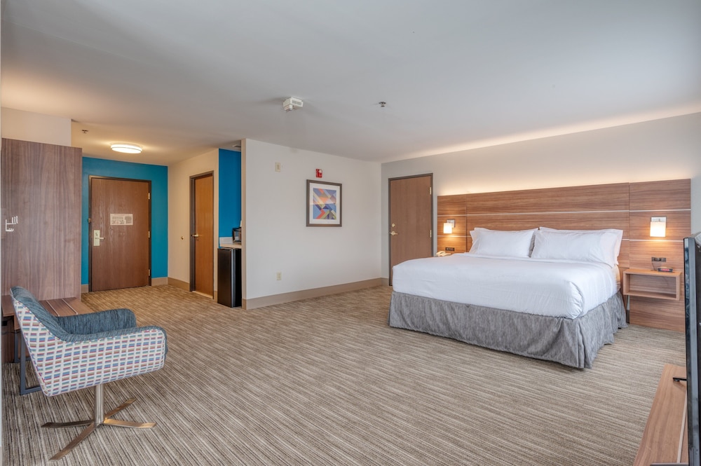 Holiday Inn Express & Suites Thornburg S. Fredericksburg by IHG - photo 22
