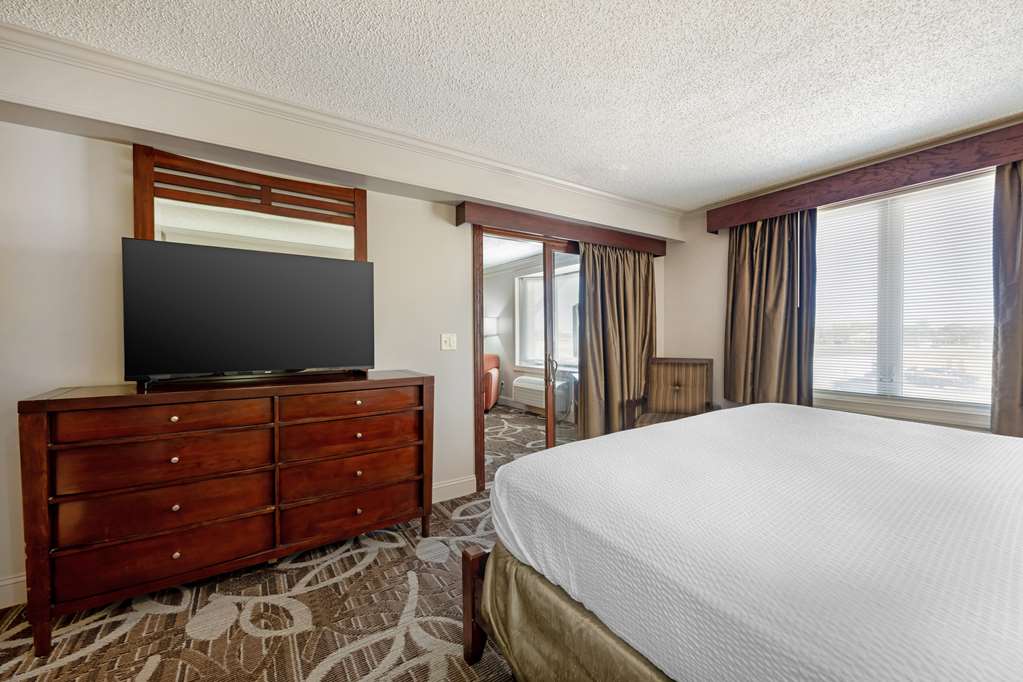 Best Western Plus Mid Nebraska Inn & Suites - photo 42