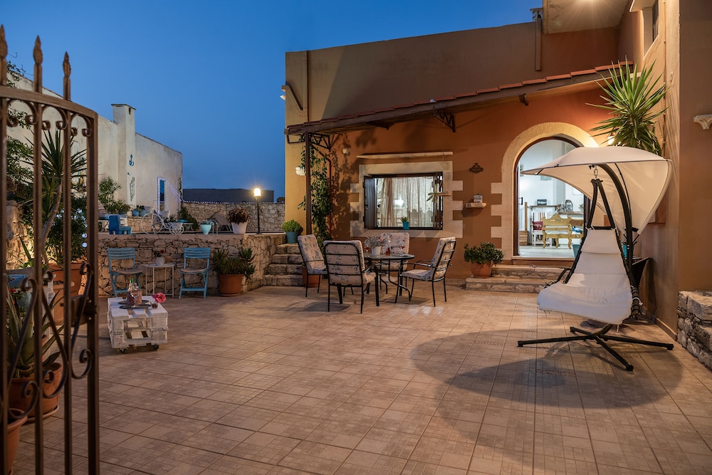 Kritiko Arhontiko in Prinos, Greece