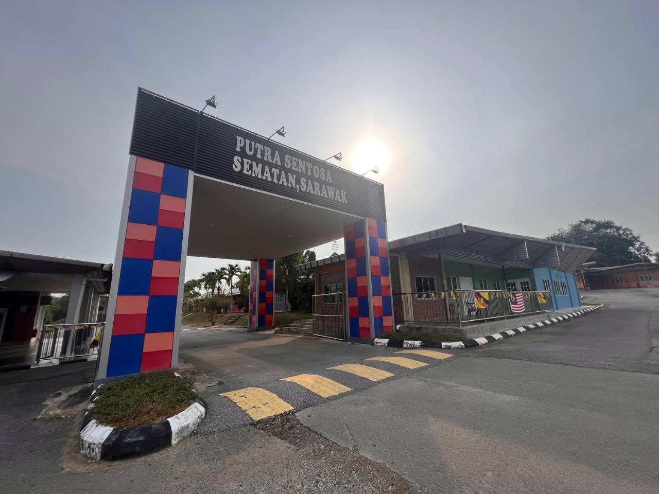 Putra Sentosa Retreat Camp Sematan — 5-Star Luxury Hotel in Kuching, Malaysia