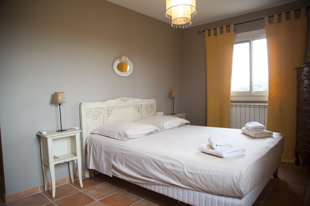 Cardelines Les Maisons de Vincent - last minute hotel in Arles
