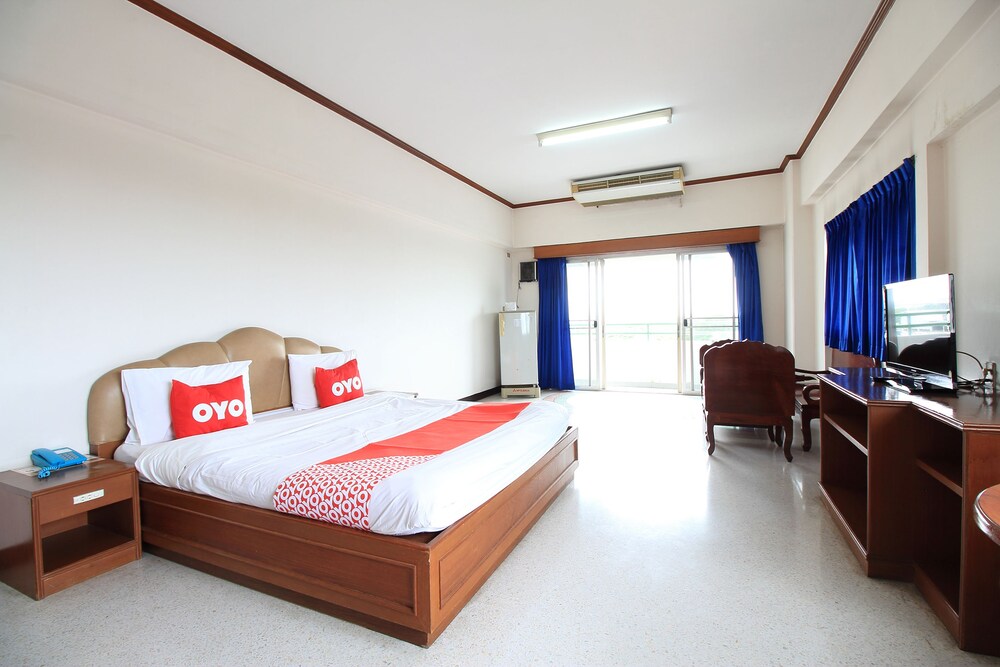 Diamond Place Hotel & Serviced Apartment in Pathum Thani, Thailand