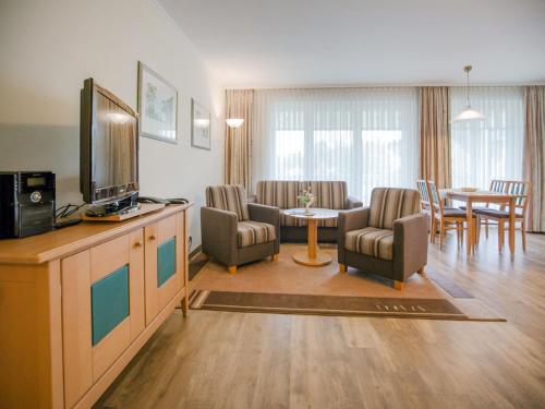 Dünenpark Binz Komfort Ferienwohnung mit 1 Schlafzimmer und Balkon im Obergeschoss 067 — 4-Star Luxury Hotel in Ostseebad Binz, Germany