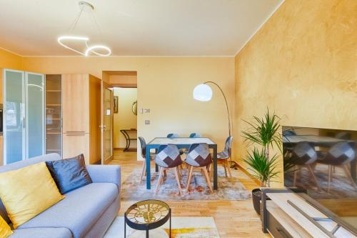 Frida Apartment nuovo luminoso con vista aperta e parcheggio economico vicino — 4-Star Luxury Hotel in Trieste, Italy