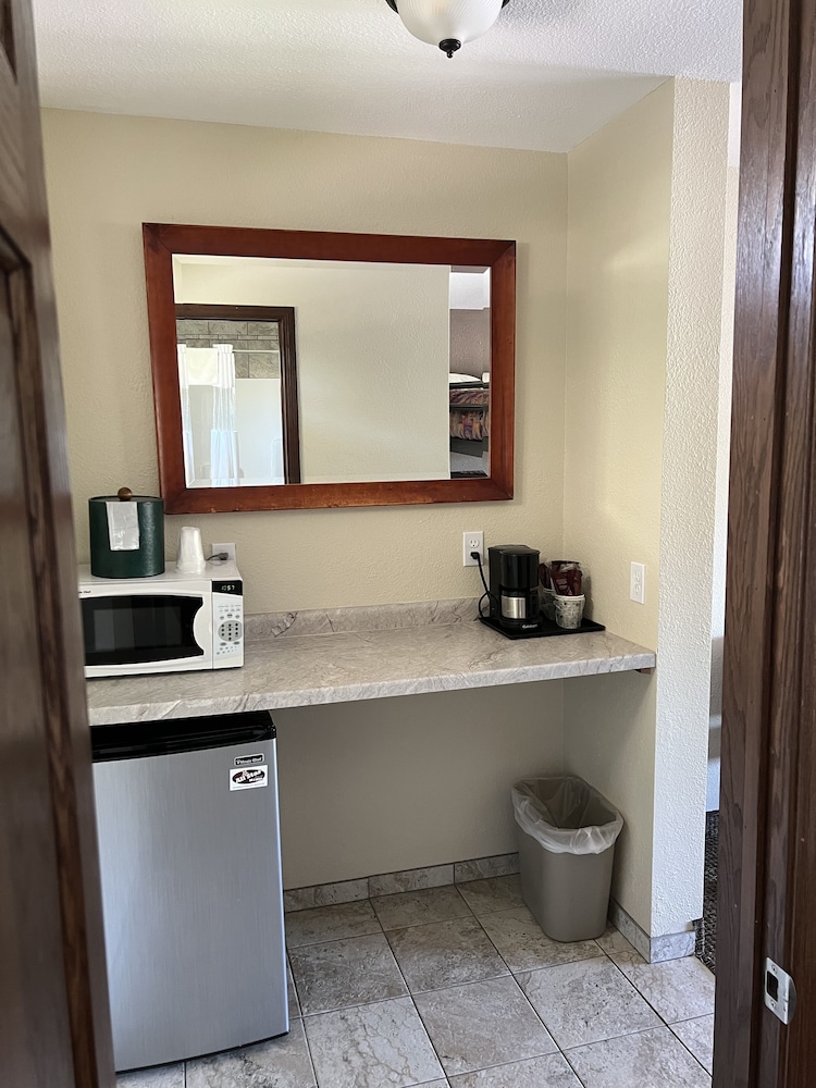 All Star Inn & Suites - photo 105