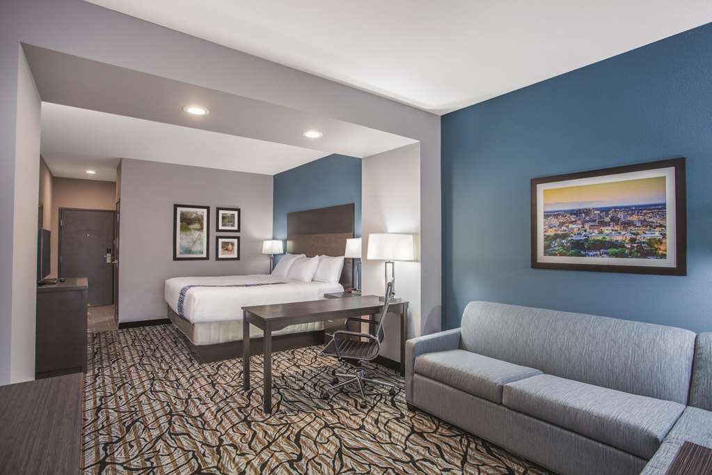 La Quinta Inn & Suites by Wyndham Cullman - photo 16