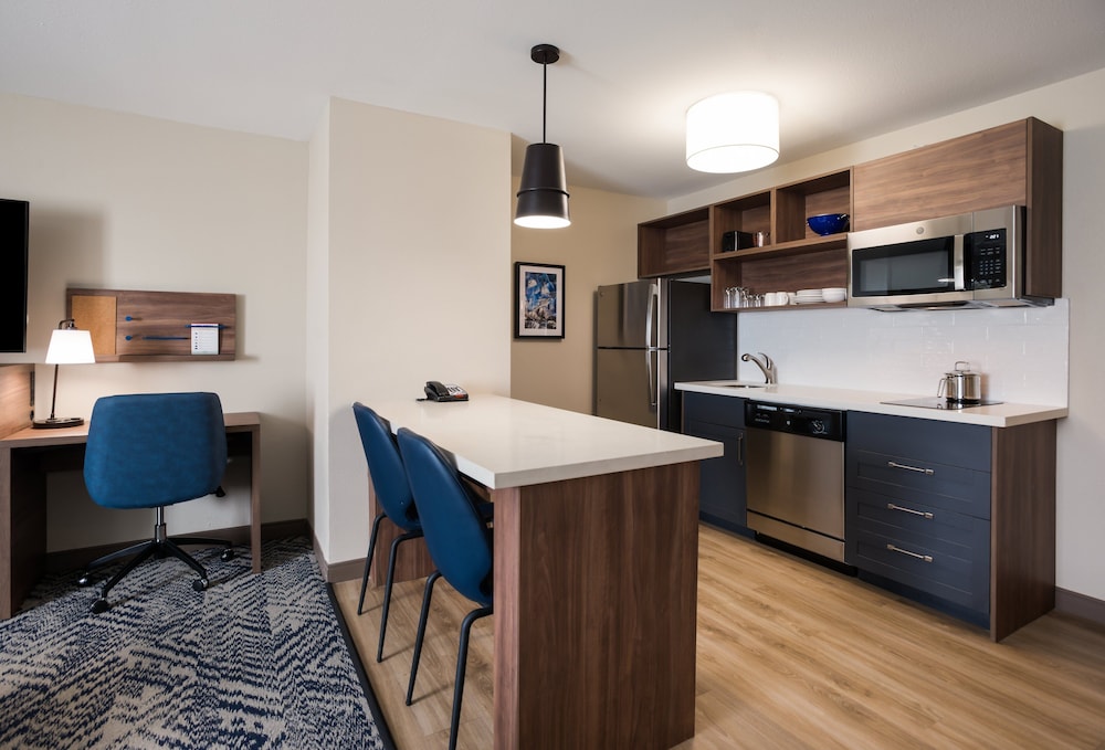 Candlewood Suites Lake Charles Sulphur by IHG - photo 16