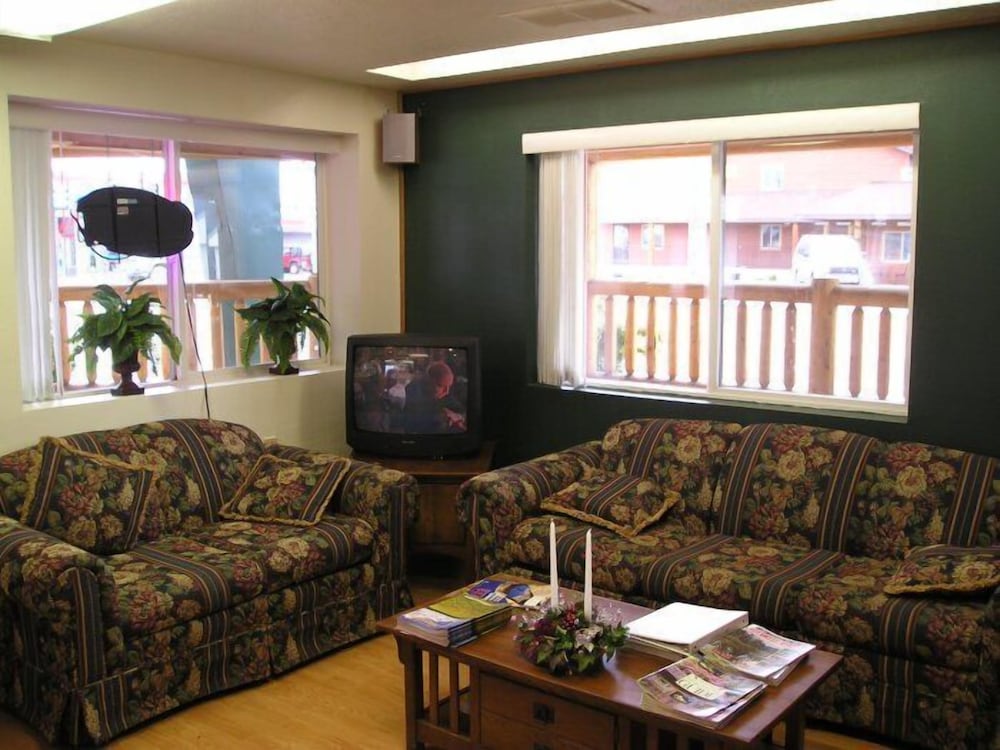 Yellowstone Country Inn - photo 32