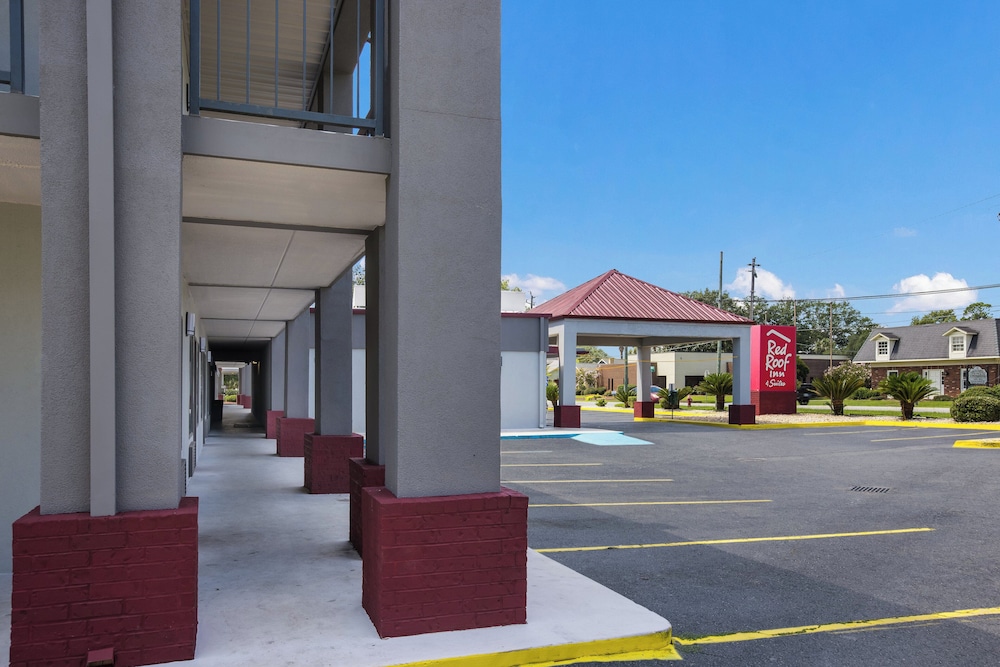 Red Roof Inn & Suites Statesboro University - photo 31