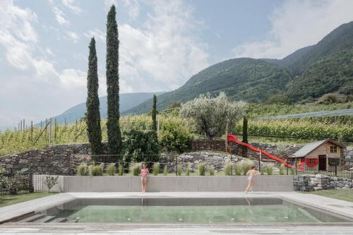 Füchslhof — 4-Star Luxury Hotel in Marlengo, Italy